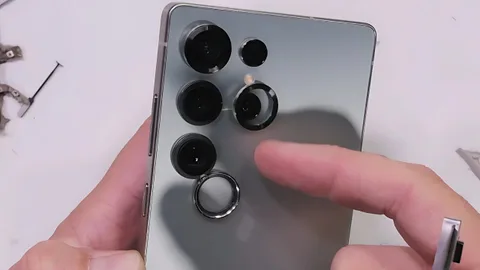 Galaxy S25 Ultra’nın kamera halkaları kolayca sökülüyor