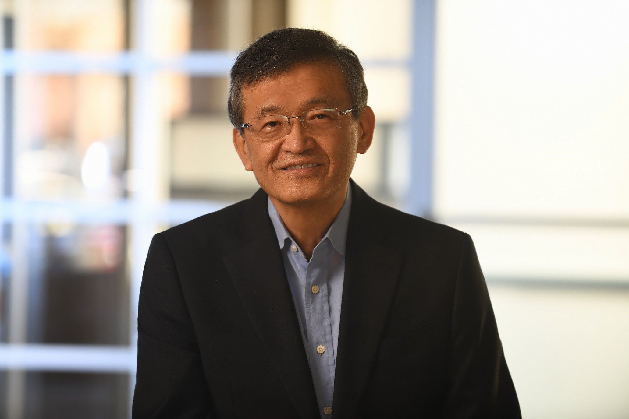 Intel CEO’su Tan, Çin’in çip teknolojisinde çok geride olmadığını söylüyor