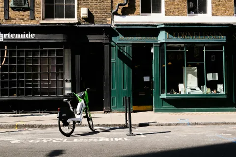 Londra’da katlanamayan elektrikli bisikletler yangın riski nedeniyle toplu taşıma sistemine alınmayacak