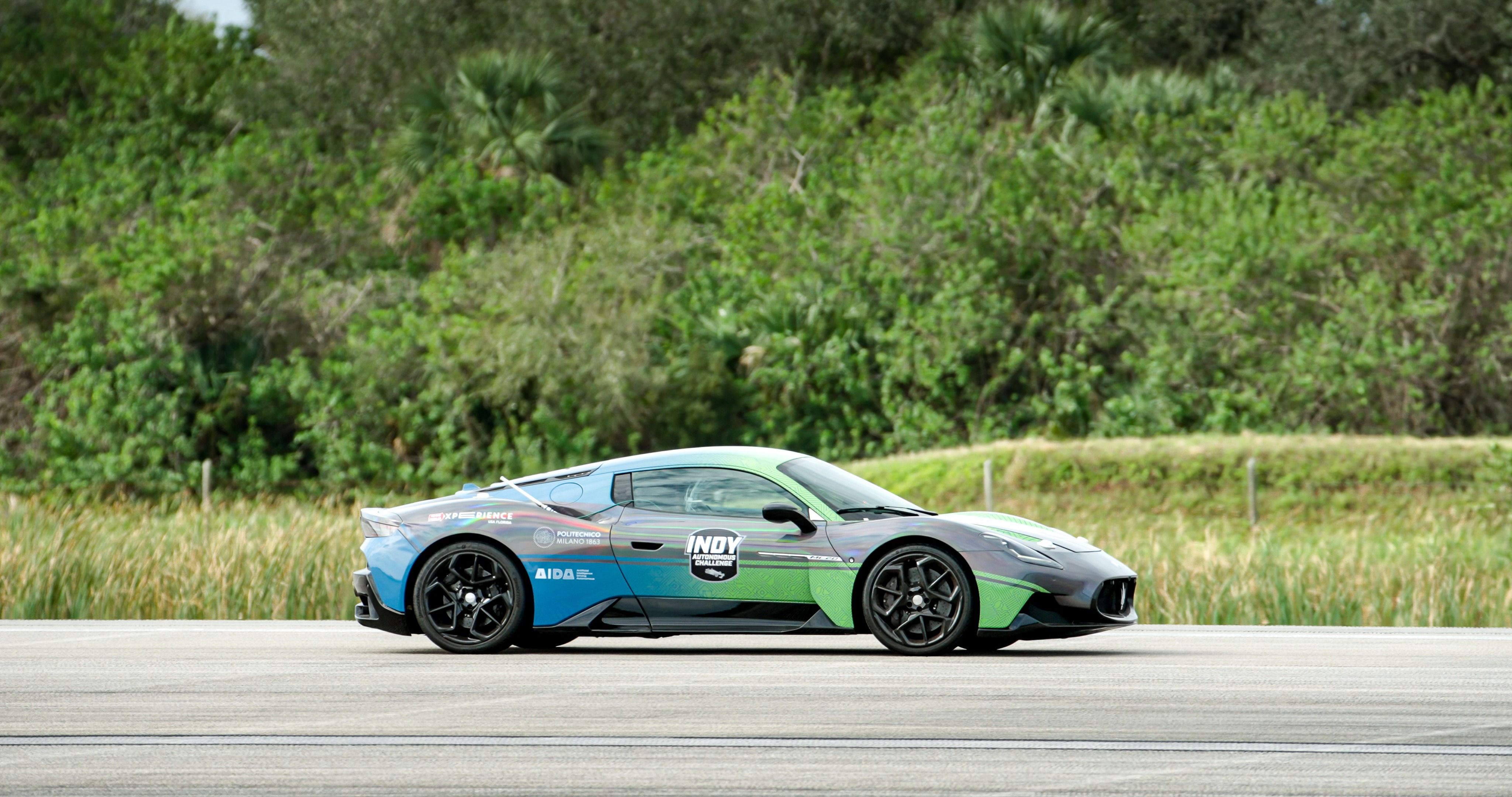 maserati mc20 coupe
