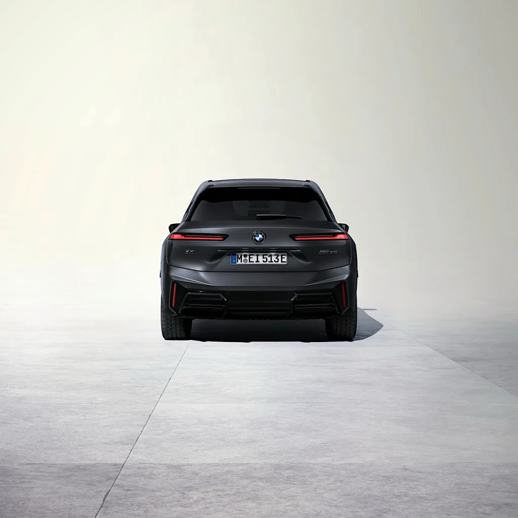 BMW iX, elektrikli SUV segmentinde yenilikçi teknolojilerle Türkiye’de