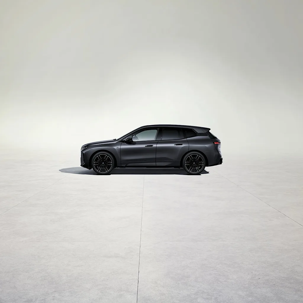 BMW iX, elektrikli SUV segmentinde yenilikçi teknolojilerle Türkiye’de