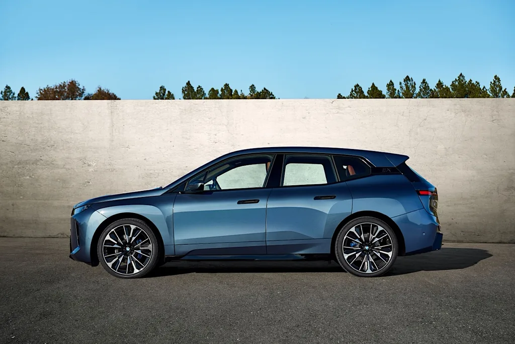 BMW iX, elektrikli SUV segmentinde yenilikçi teknolojilerle Türkiye’de