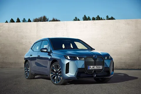BMW iX, elektrikli SUV segmentinde yenilikçi teknolojilerle Türkiye’de