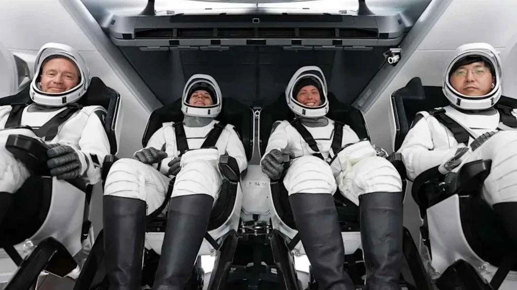 SpaceX, özel mürettebatlı Fram2 göreviyle Dünya’nın kutup bölgelerini inceliyor