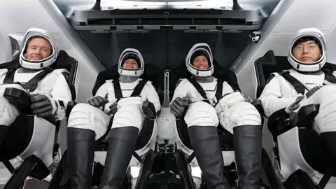 SpaceX, özel mürettebatlı Fram2 göreviyle Dünya’nın kutup bölgelerini inceliyor
