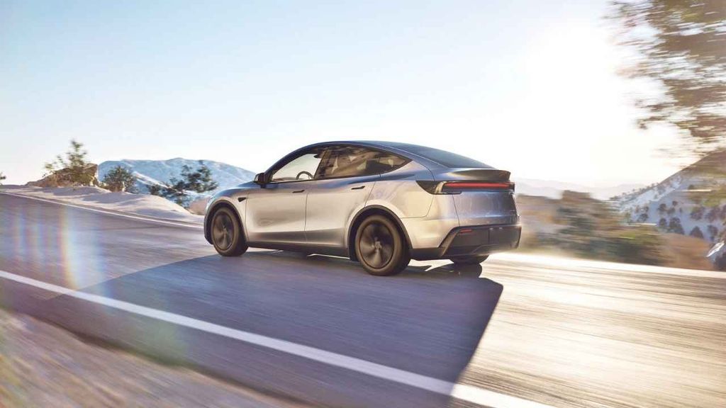 tesla model y sr