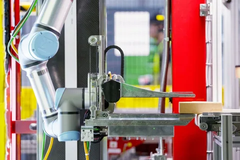 Amazon, dokunma duyusuna sahip Vulcan robotunu tanıttı