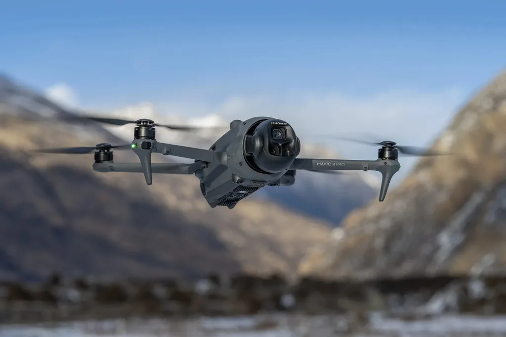 DJI’ın Mavic 4 Pro modeli, gelişmiş kamera sistemleri ve uçuş süresiyle dikkat çekiyor