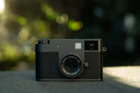 Fujifilm X half JPEG odaklı kompakt yapısıyla Türkiye’de satışa sunuldu