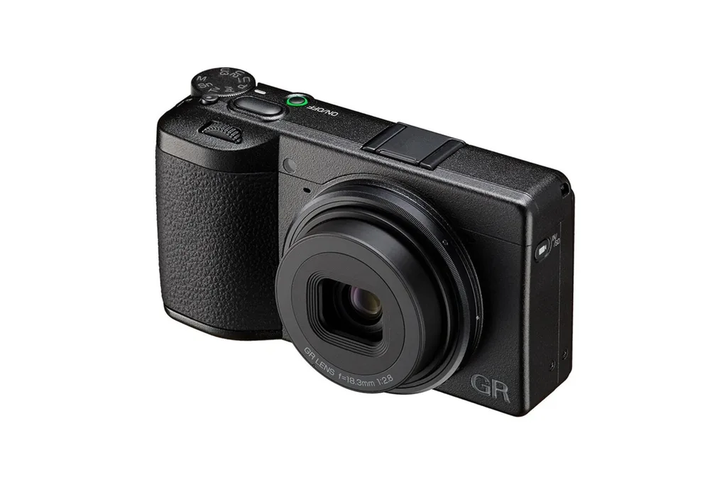 Ricoh GR IV, yeni sensörü ve 5 eksenli stabilizasyonuyla geliyor