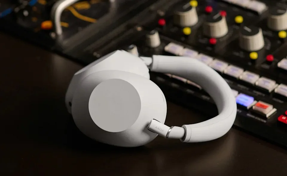 Sony WH-1000XM6, daha net ses ve daha sessiz bir deneyim vadediyor