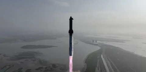 SpaceX Starship, dokuzuncu test uçuşunda yörüngeye ulaştı ancak dönüşte kontrolünü kaybetti