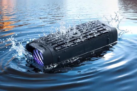 Toza, suya ve darbeye karşı geliştirilmiş kablosuz hoparlör Anker Soundcore Boom 3i sahneye çıktı