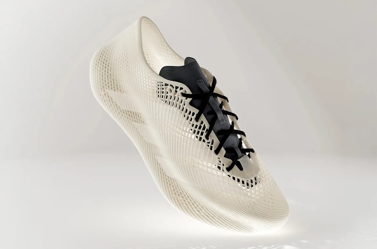 Adidas, bağcıklı 3D baskılı spor ayakkabı satışına başladı