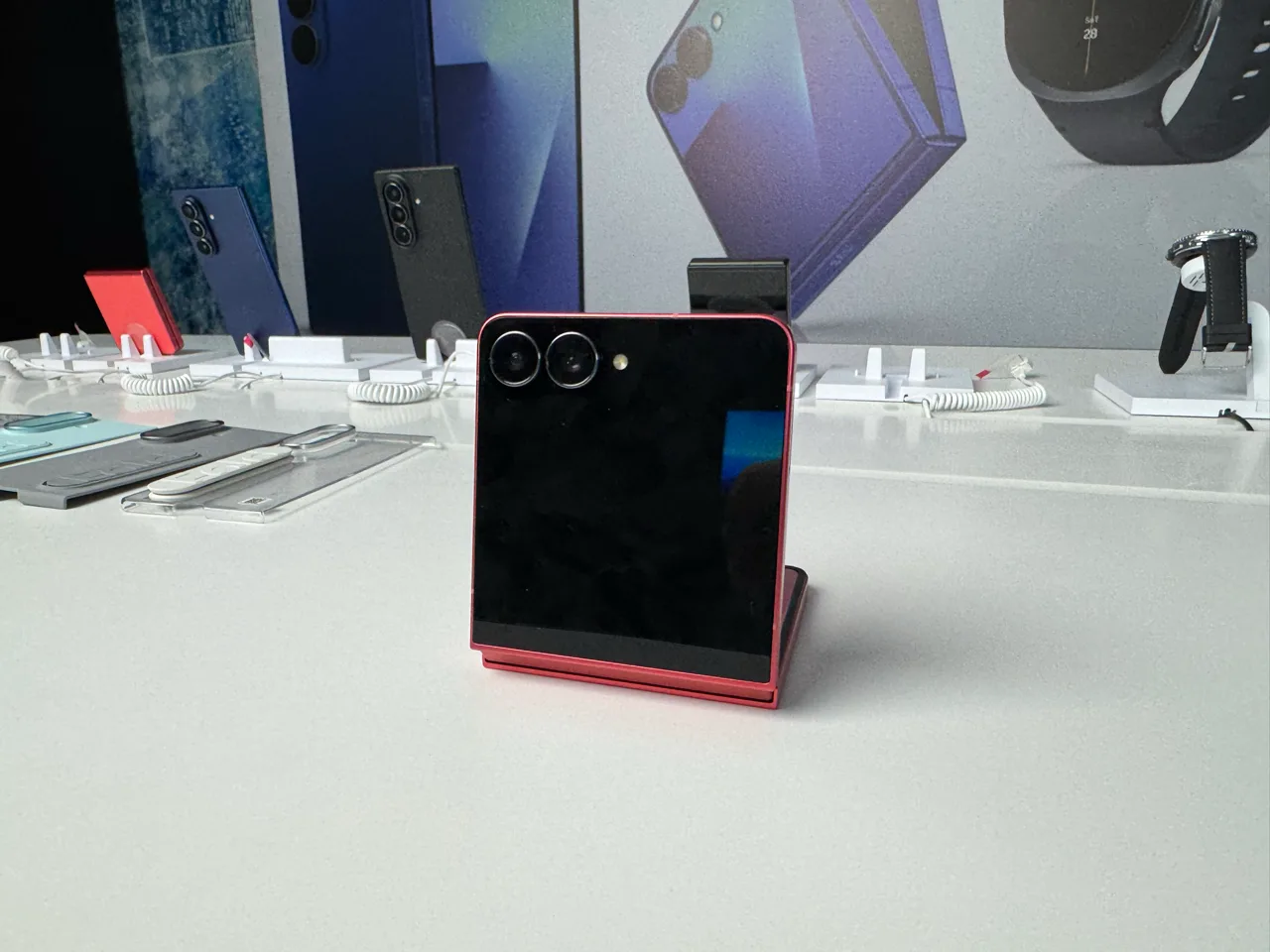 Galaxy Z Flip 7 ve Flip 7 FE Türkiye’de ön siparişte: Renkler, fiyatlar ve satış tarihleri