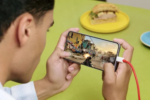OnePlus, telefonlarında 165Hz ekran dönemini test ediyor