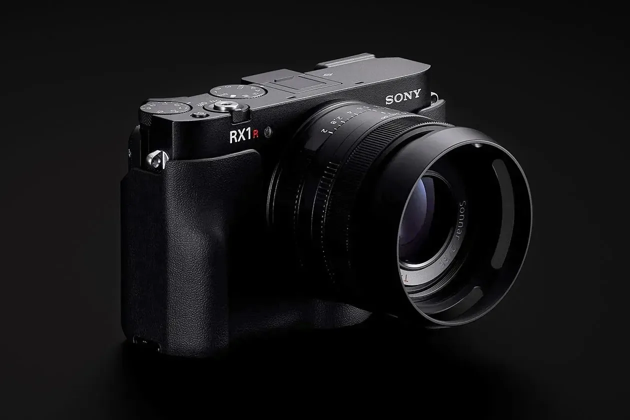 Sony RX1R serisi on yıl sonra yeni modeliyle güncellendi
