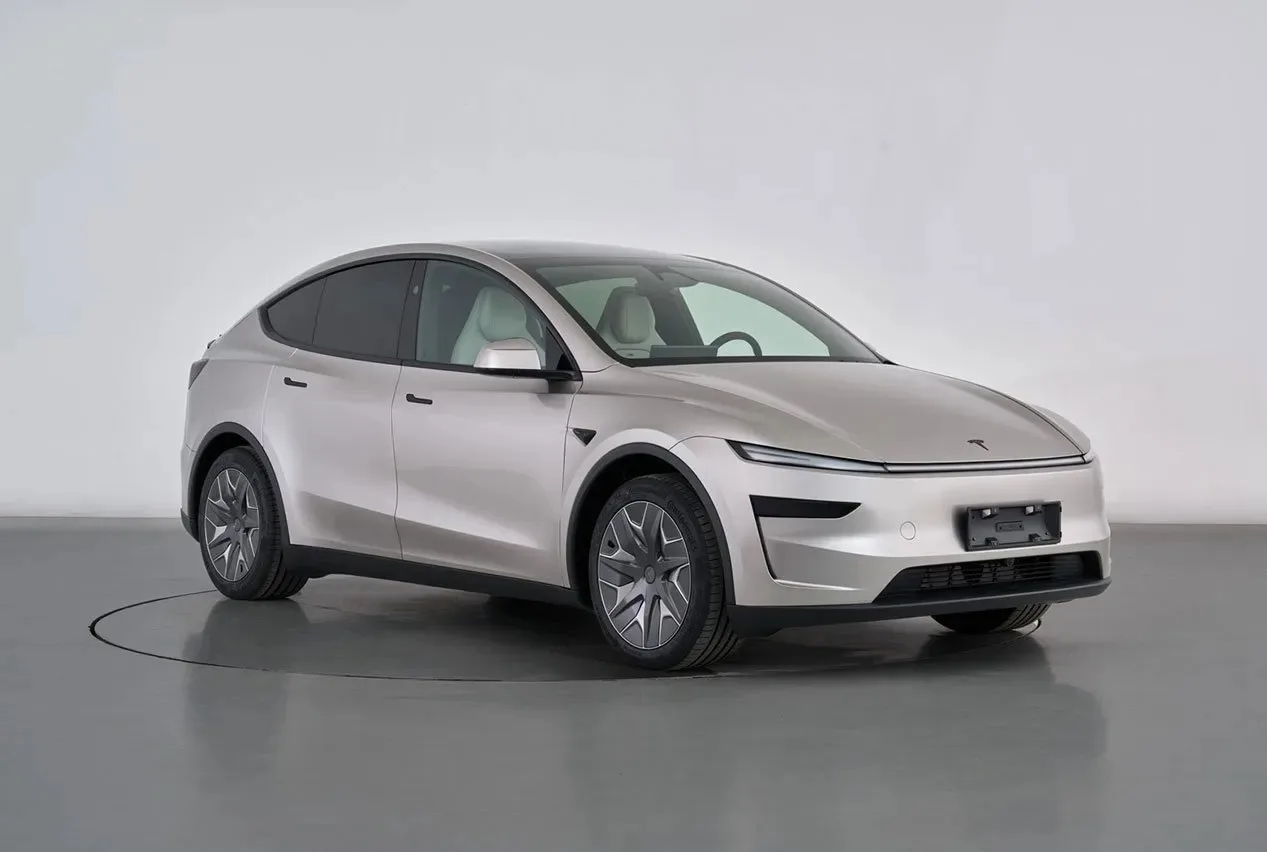 Tesla Çin’de Model 3 Plus ve üç sıralı Model YL ile ürün gamını genişletiyor