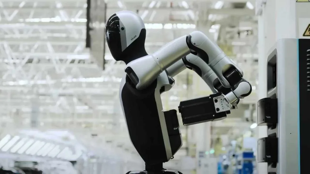 Walker S2 kendi bataryasını değiştiren ilk robot oldu