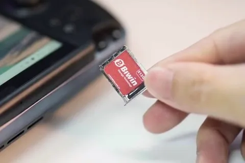 Çin merkezli şirket SIM kart yuvasına takılan yüksek hızlı SSD geliştirdi