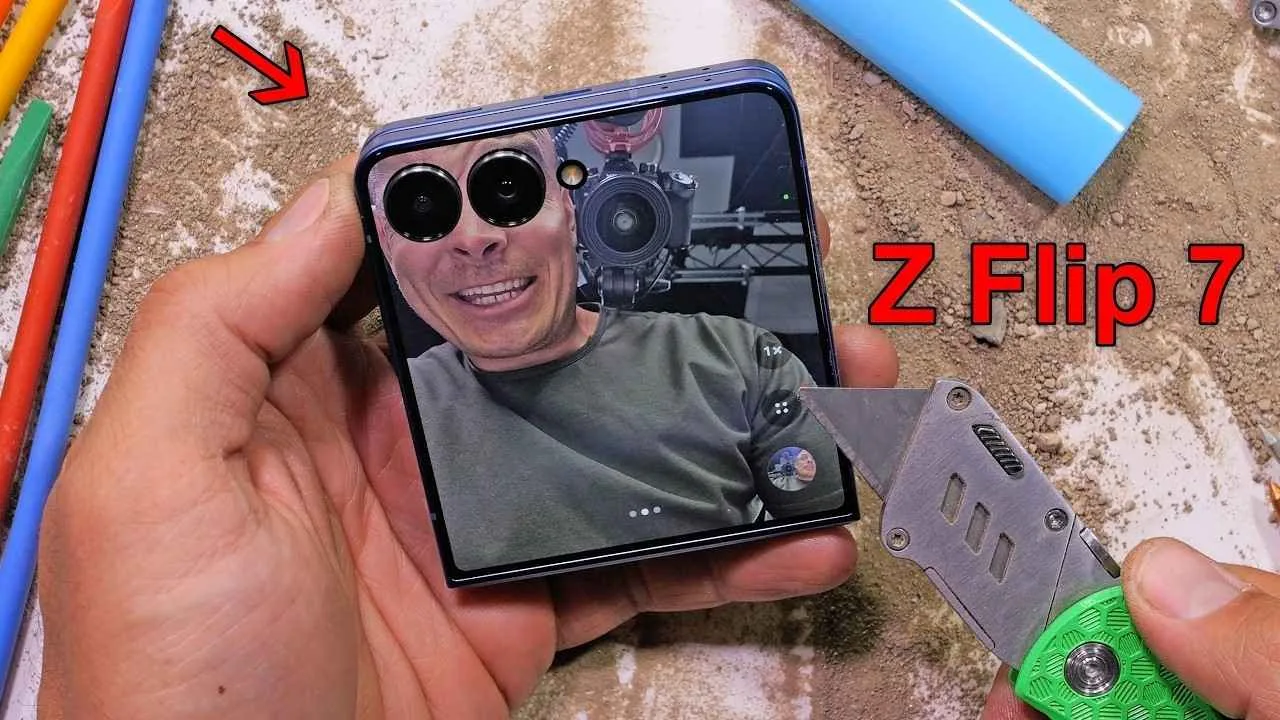 Samsung Galaxy Z Flip 7, zorlu testlerde yapısal bütünlüğünü korudu
