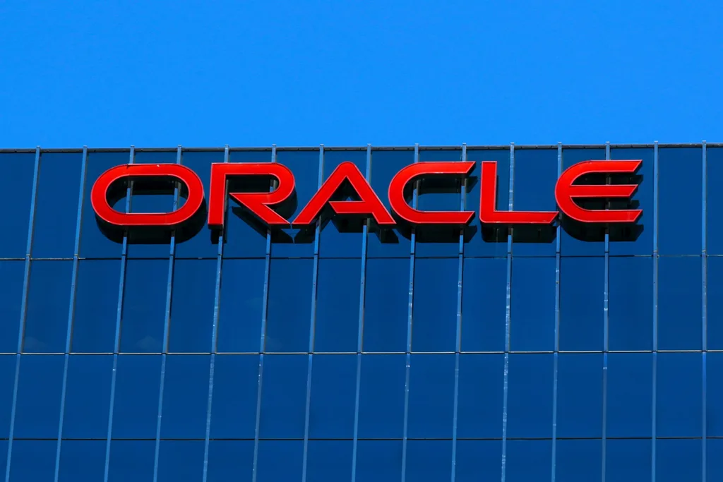 Oracle’da Safra Catz görevi bıraktı, iki yeni CEO iş başı yaptı