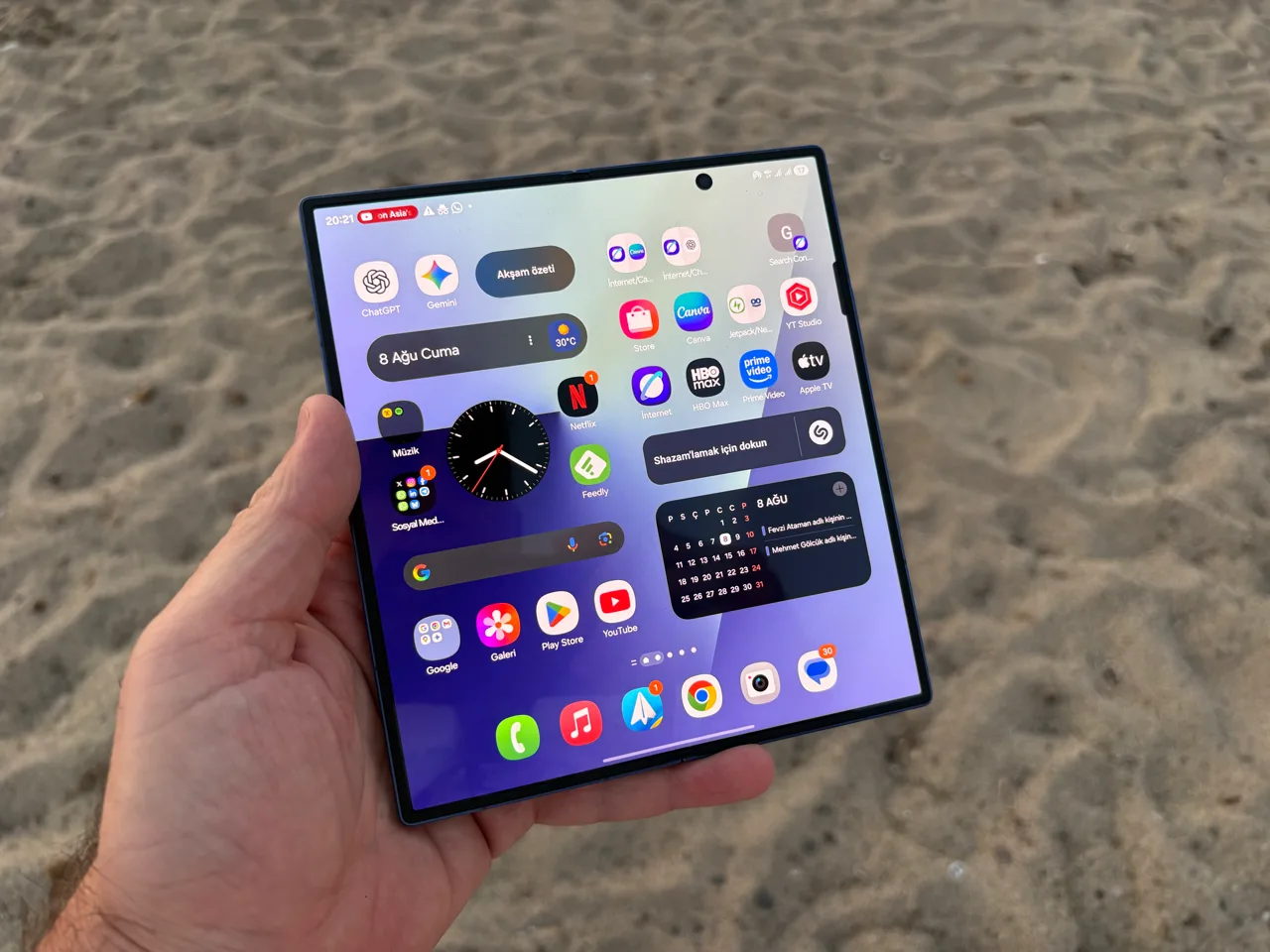 Samsung Galaxy Z Wide Fold ekran oranını değiştiriyor