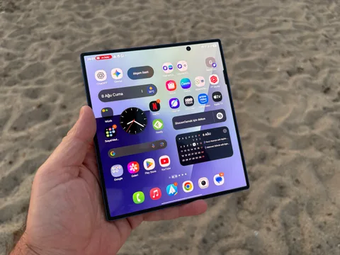 Samsung Galaxy Z Wide Fold ekran oranını değiştiriyor