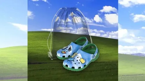 Microsoft’tan Windows XP temalı özel Crocs ayakkabılar