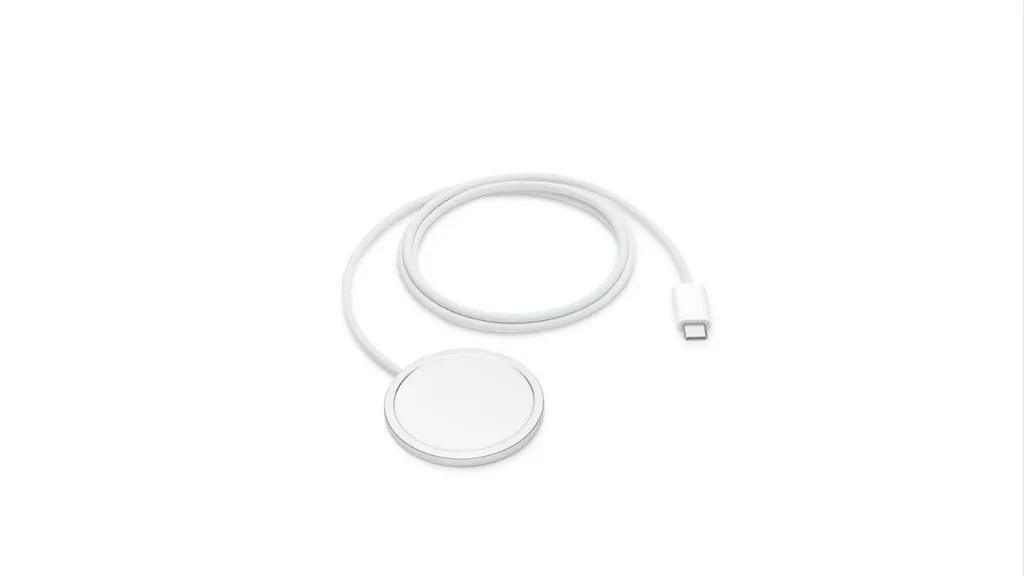 Apple’ın yeni MagSafe şarj cihazı diğer telefonları da 25W hızında şarj ediyor
