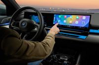 Araç İçi Multimedya Sistemlerinde Yeni Dönem: CarPlay ve Android Auto Yasaklandı mı?