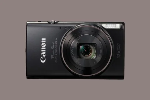 Canon, dokuz yıl sonra eski kompakt makinesini geri getiriyor