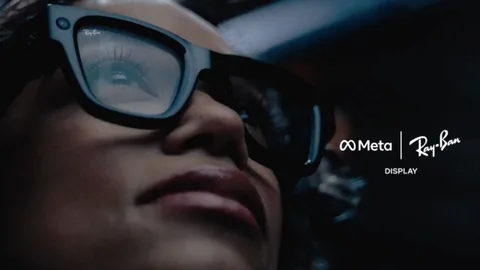 Meta’nın yeni Hypernova Ray-Ban Akıllı Gözlüğü ve bileklik kontrol sistemi ortaya çıktı