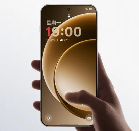 OnePlus 15’in ekranında hız, parlaklık ve incelik ön planda