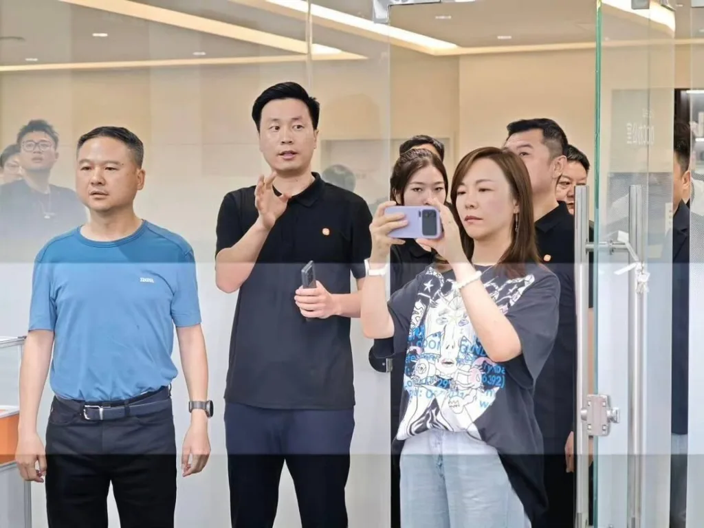 Xiaomi 16 serisiyle birlikte Xiaomi 11 Ultra’daki ikinci ekran geri dönebilir