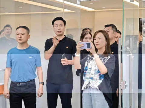 Xiaomi 16 serisiyle birlikte Xiaomi 11 Ultra’daki ikinci ekran geri dönebilir