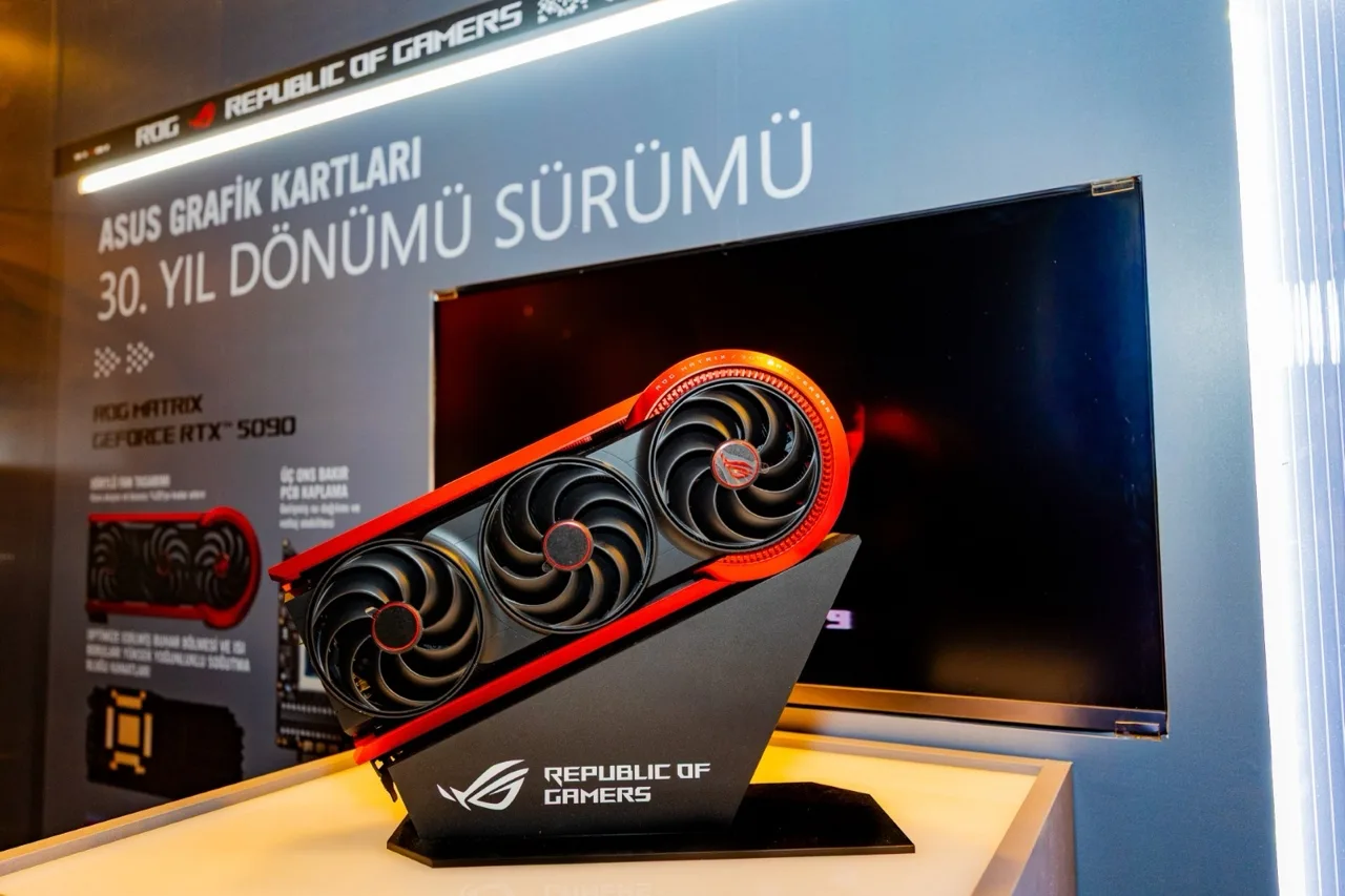 ASUS, grafik teknolojilerindeki 30. yılında yeni ekran kartı serisini tanıttı
