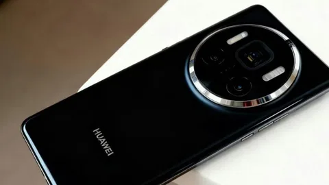 Huawei Mate 80 serisi, üçlü kamerasıyla tasarım çizgisini yenileyecek