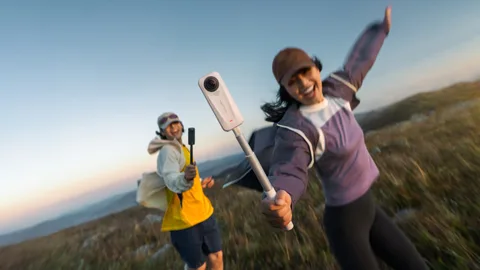 Insta360 X4 Air, hafifliğiyle 8K 360 derece video kaydını taşınabilir hale getiriyor