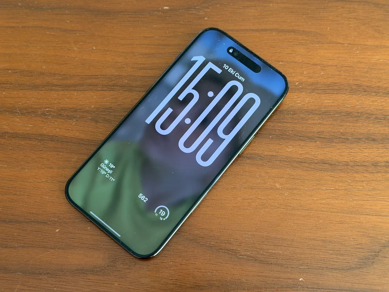 Apple, iPhone 18 Pro’da TrueDepth sistemini ekran altına taşıyacak
