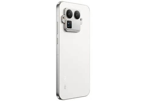 Realme GT 8 Pro daha hafif, daha ince ve daha güçlü geliyor