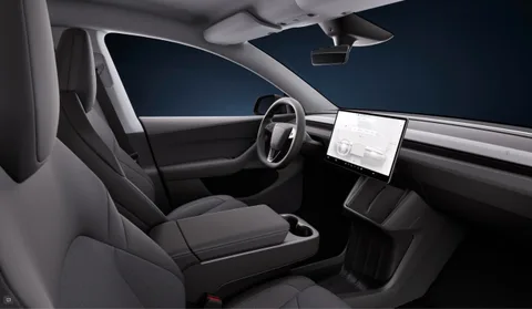 Tesla, Apple CarPlay desteğini test etmeye başladı