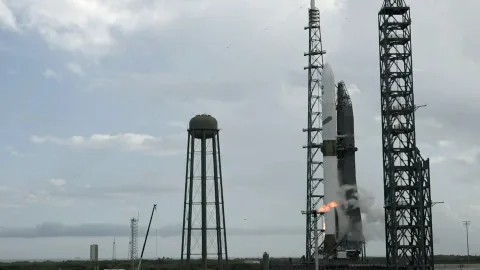 Blue Origin, olumsuz hava koşulları nedeniyle New Glenn’in ikinci fırlatmasını erteledi