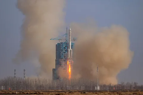 Çin, Tiangong uzay istasyonuna acil durum tahliye aracı gönderdi