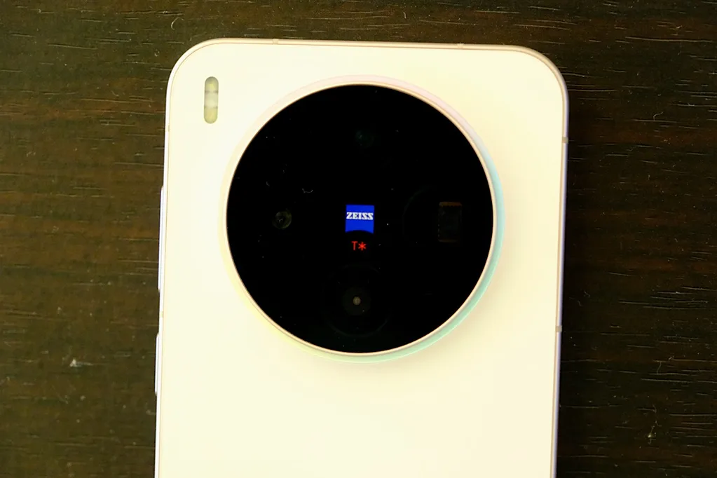 Gücün ve kamera yeteneklerinin en kompakt hâli: vivo X300 İncelemesi
