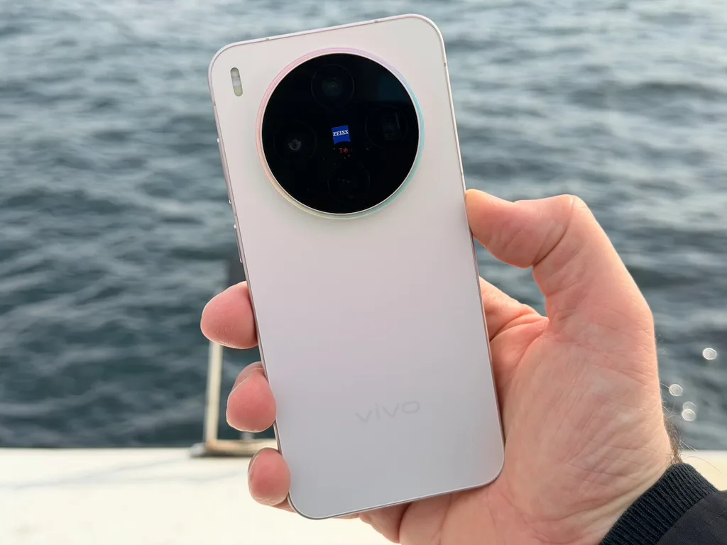 Gücün ve kamera yeteneklerinin en kompakt hâli: vivo X300 İncelemesi