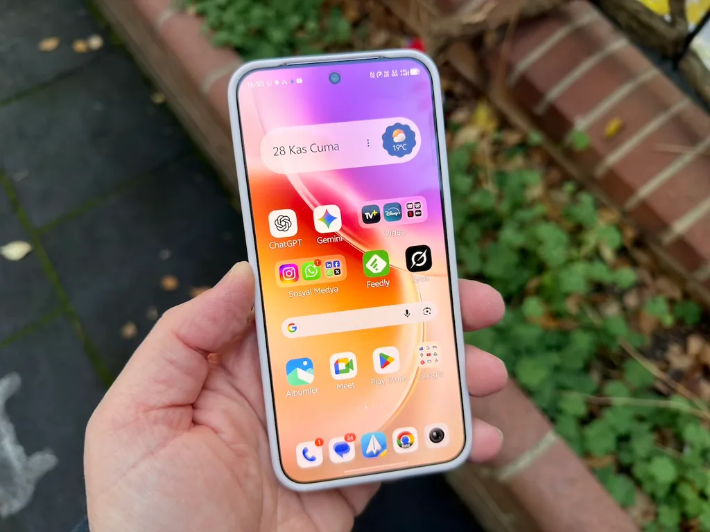 Gücün ve kamera yeteneklerinin en kompakt hâli: vivo X300 İncelemesi