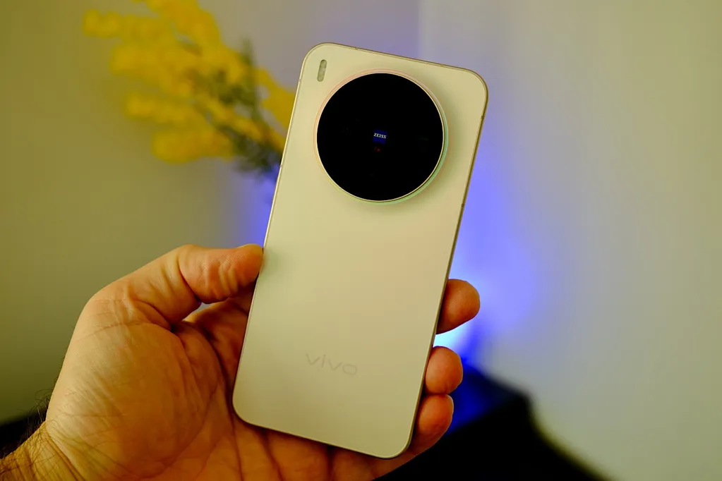 Gücün ve kamera yeteneklerinin en kompakt hâli: vivo X300 İncelemesi