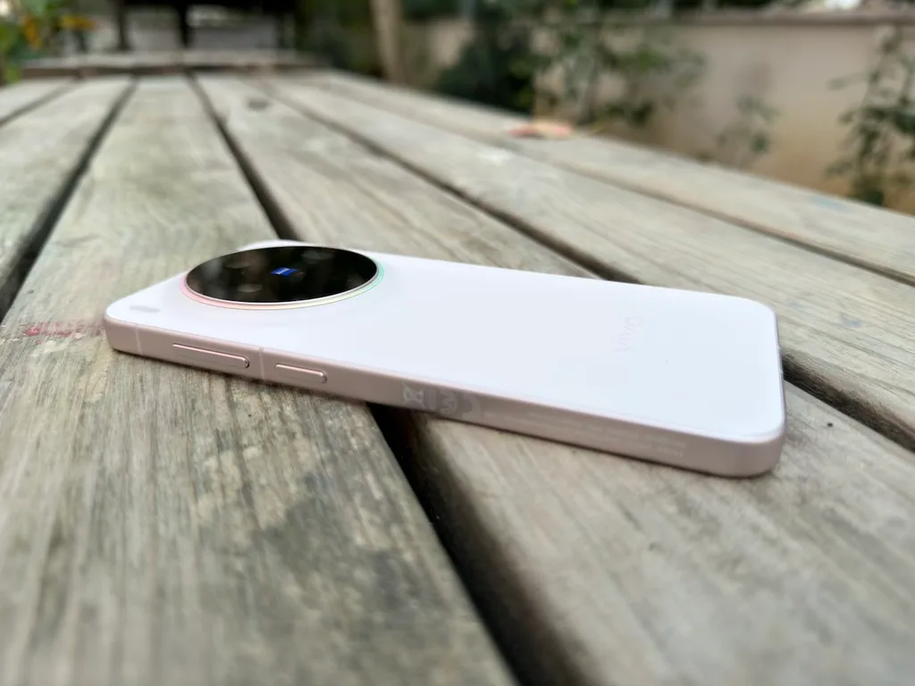 Gücün ve kamera yeteneklerinin en kompakt hâli: vivo X300 İncelemesi